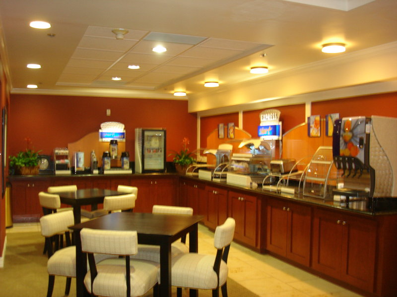 Holiday Inn Express HOUSTON SOUTHWEST - SUGAR LAND - Needville, TX