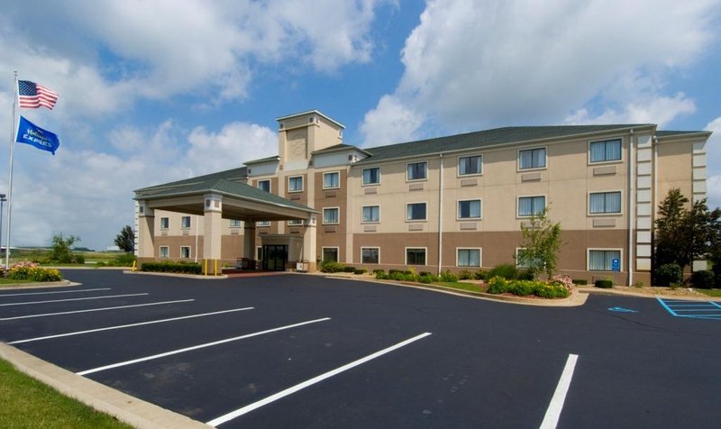 Holiday Inn Express HOWE (STURGIS, MI) - Howe, IN