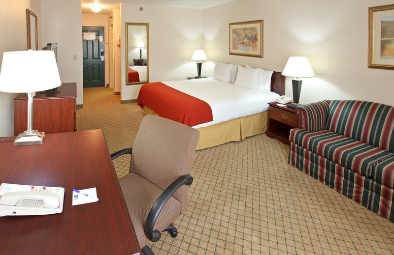 HOLIDAY INN EXPRESS-HOPE - Hope, AR