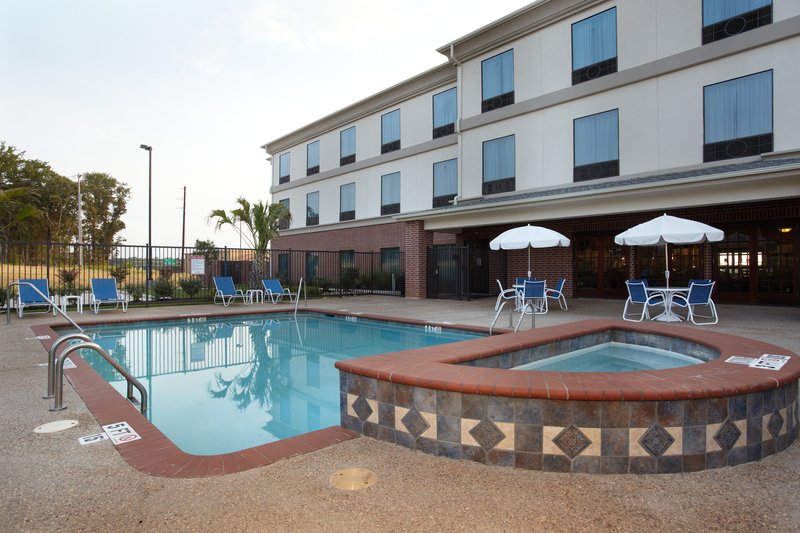 Holiday Inn Express & Suites HEARNE - Hearne, TX