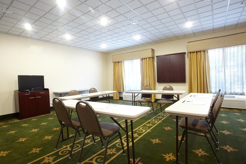 Holiday Inn Express & Suites HEARNE - Hearne, TX