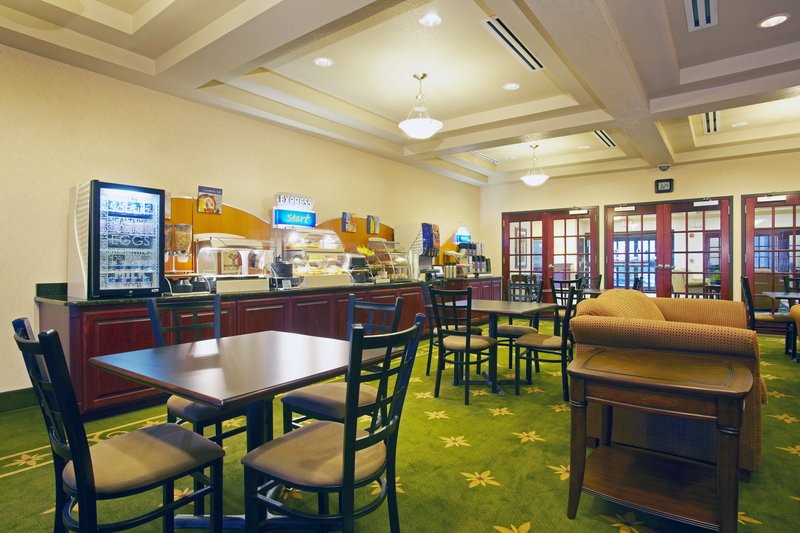 Holiday Inn Express & Suites HEARNE - Hearne, TX