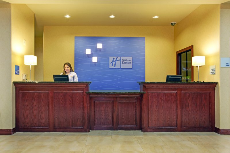 Holiday Inn Express & Suites HEARNE - Hearne, TX