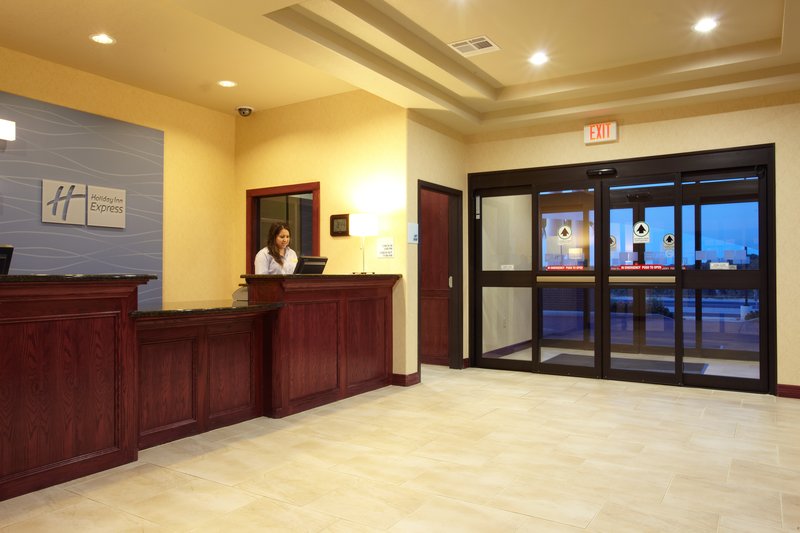 Holiday Inn Express & Suites HEARNE - Hearne, TX