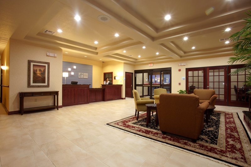 Holiday Inn Express & Suites HEARNE - Hearne, TX