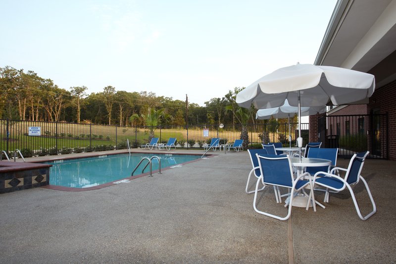 Holiday Inn Express & Suites HEARNE - Hearne, TX
