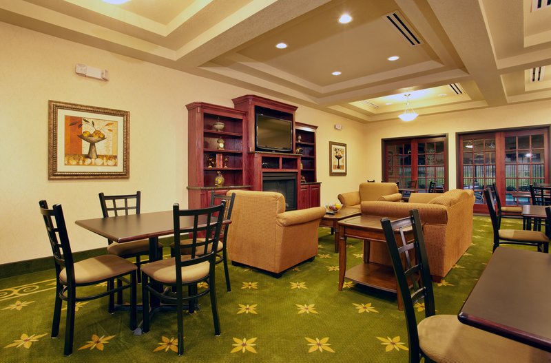 Holiday Inn Express & Suites HEARNE - Hearne, TX