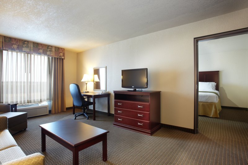 Holiday Inn Express & Suites HEARNE - Hearne, TX