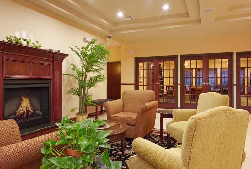 Holiday Inn Express & Suites HEARNE - Hearne, TX