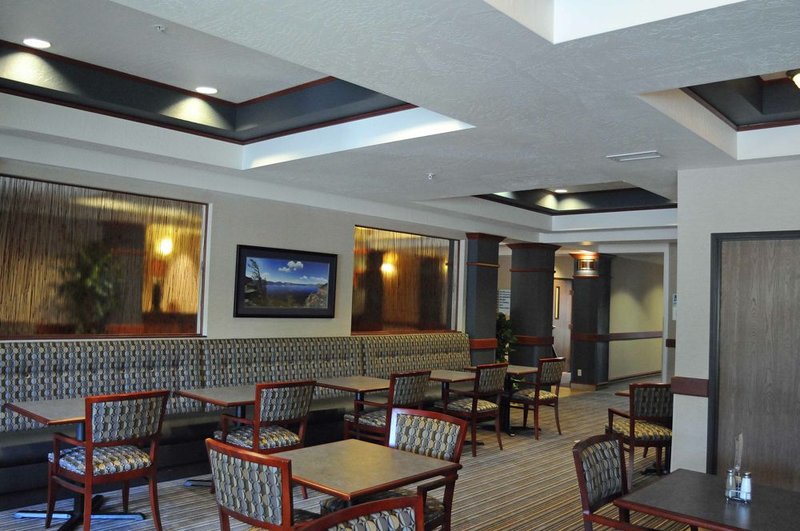 Holiday Inn Express & Suites ASHLAND - Ashland, OR