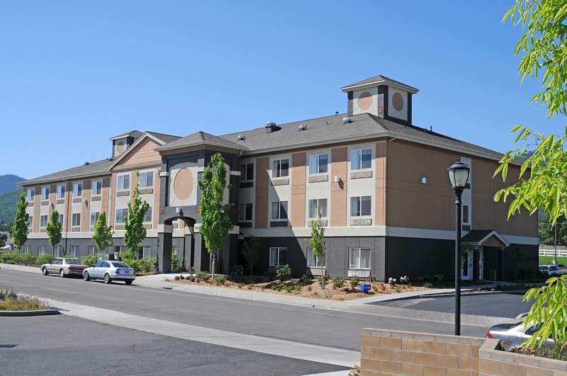 Holiday Inn Express & Suites ASHLAND - Ashland, OR