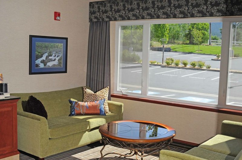 Holiday Inn Express & Suites ASHLAND - Ashland, OR
