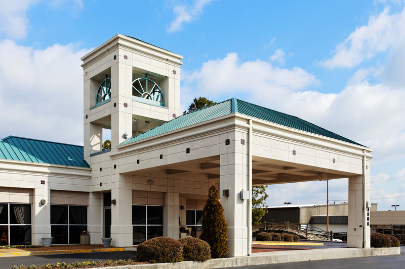 Holiday Inn Express Hotel & Suites HUNTSVILLE-UNIVERSITY DRIVE - Huntsville, AL