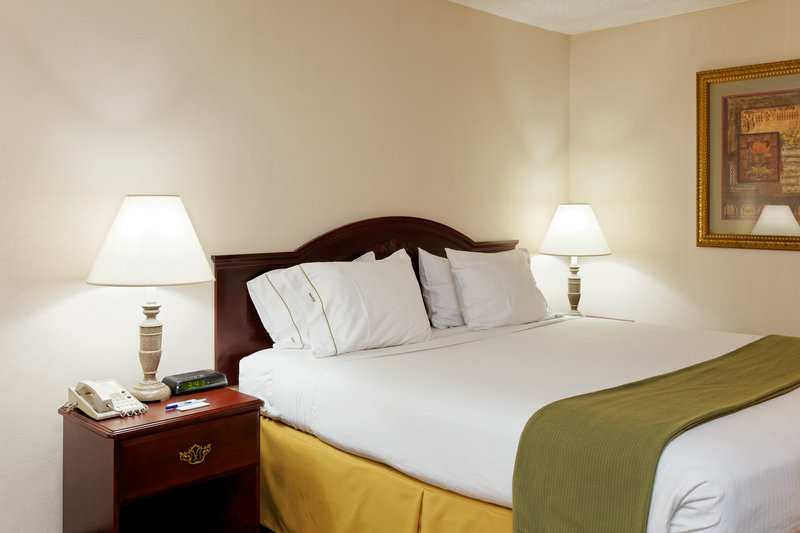 Holiday Inn Express Hotel & Suites HUNTSVILLE-UNIVERSITY DRIVE - Huntsville, AL