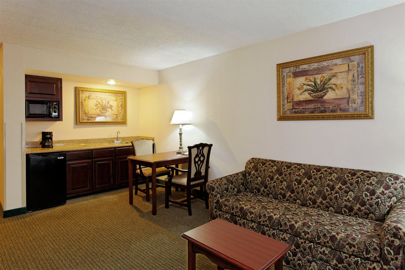 Holiday Inn Express Hotel & Suites HUNTSVILLE-UNIVERSITY DRIVE - Huntsville, AL