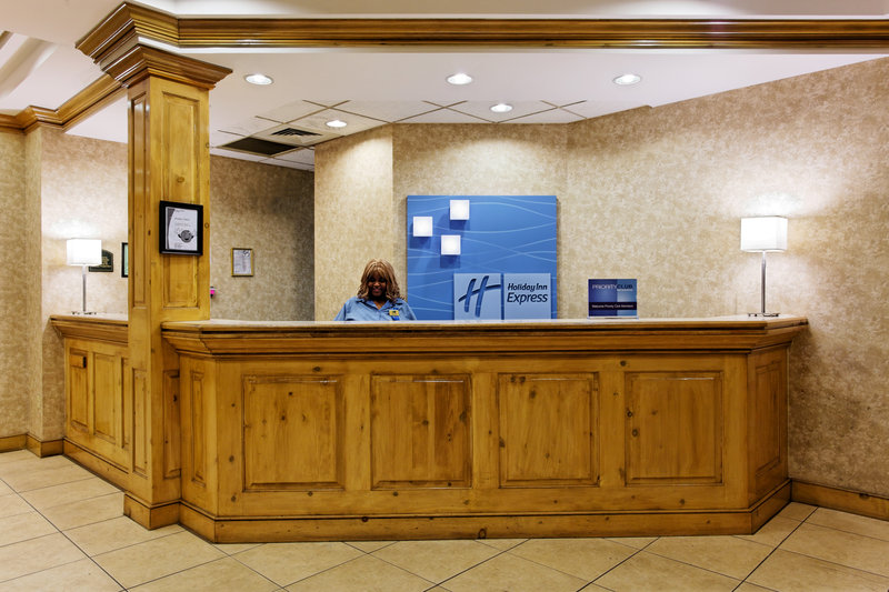 Holiday Inn Express Hotel & Suites HUNTSVILLE-UNIVERSITY DRIVE - Huntsville, AL