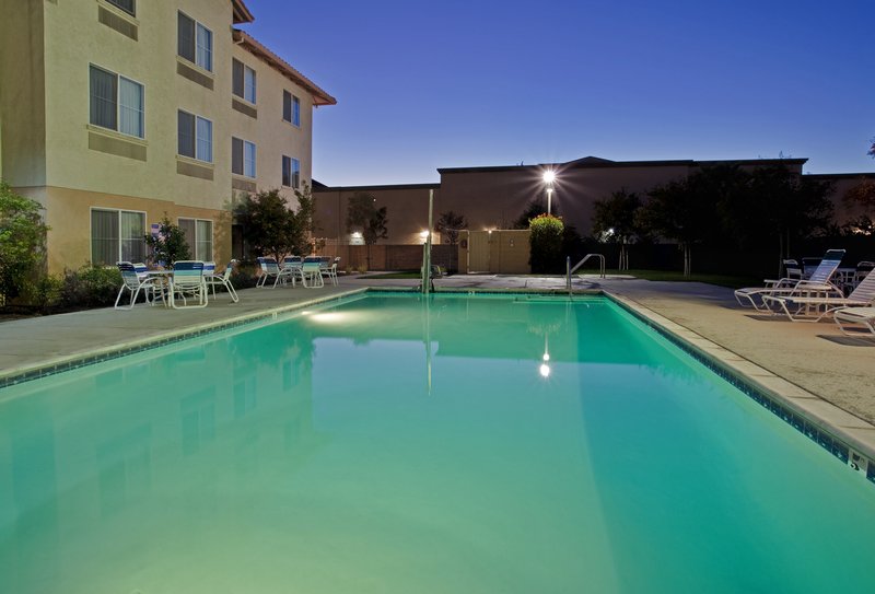 Holiday Inn Express & Suites MANTECA CITY CENTER - Manteca, CA