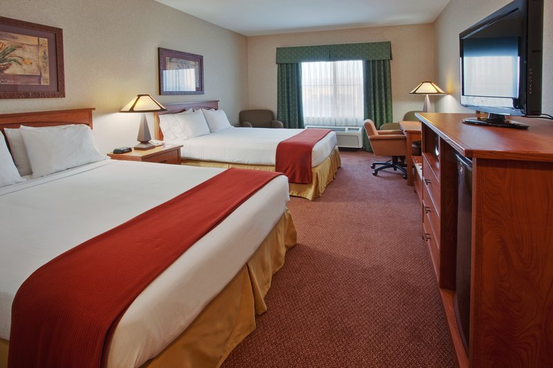 Holiday Inn Express & Suites MANTECA CITY CENTER - Manteca, CA