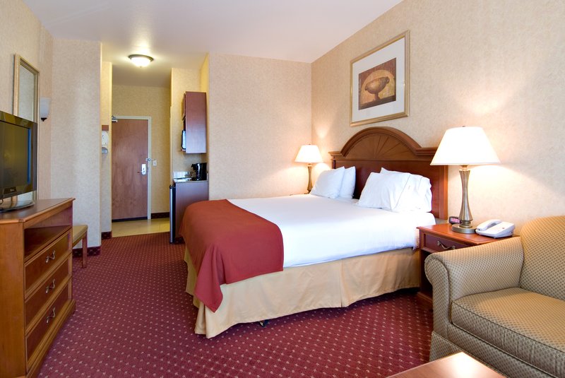 Holiday Inn Express & Suites Moses Lake - Moses Lake, WA