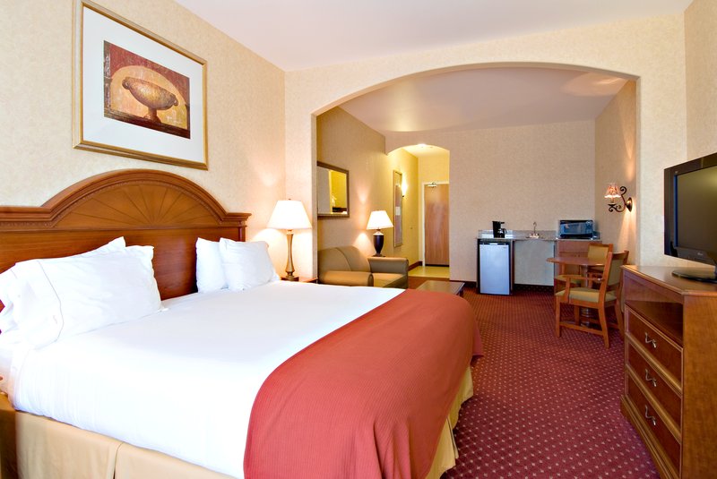 Holiday Inn Express & Suites Moses Lake - Moses Lake, WA