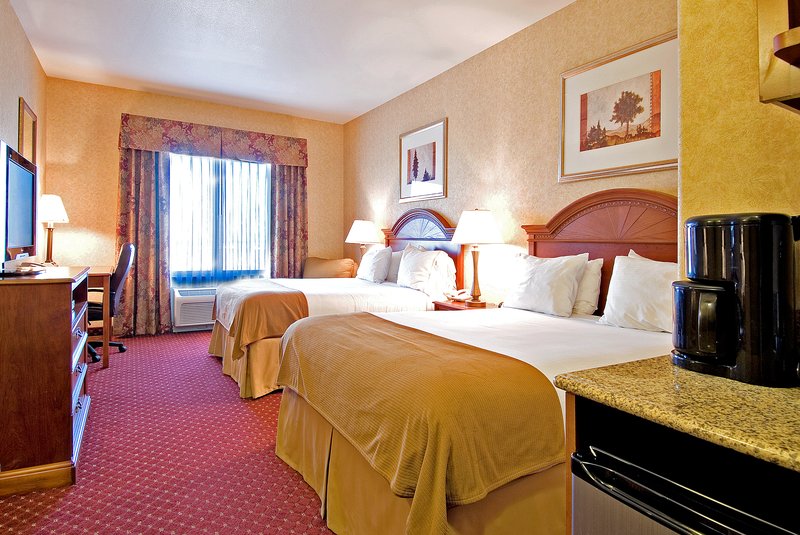 Holiday Inn Express & Suites Moses Lake - Moses Lake, WA