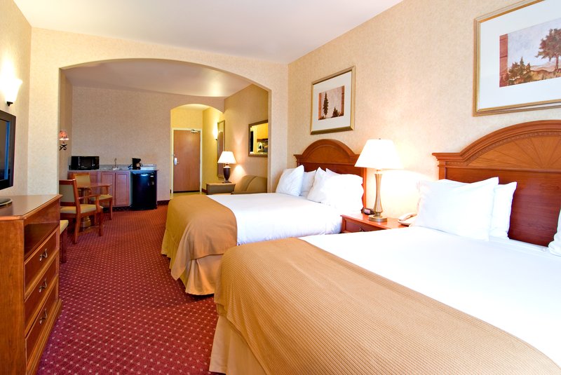 Holiday Inn Express & Suites Moses Lake - Moses Lake, WA