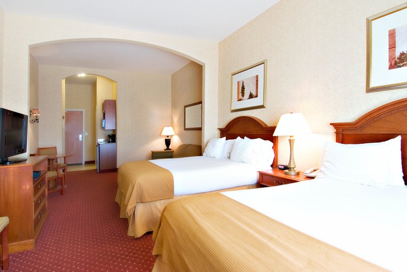 Holiday Inn Express & Suites Moses Lake - Moses Lake, WA