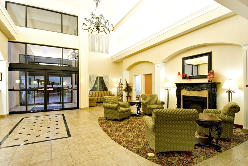 Holiday Inn Express & Suites Moses Lake - Moses Lake, WA