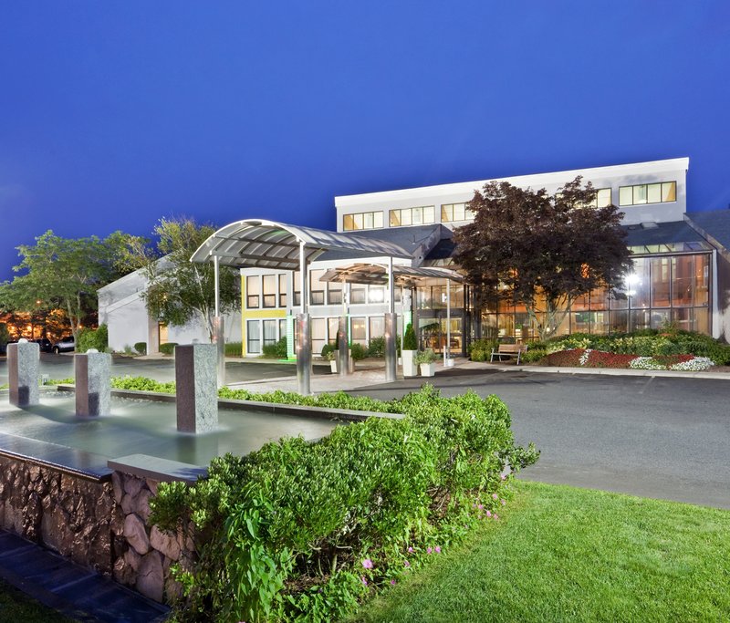 Holiday Inn CAPE COD - HYANNIS - Silver Beach, MA