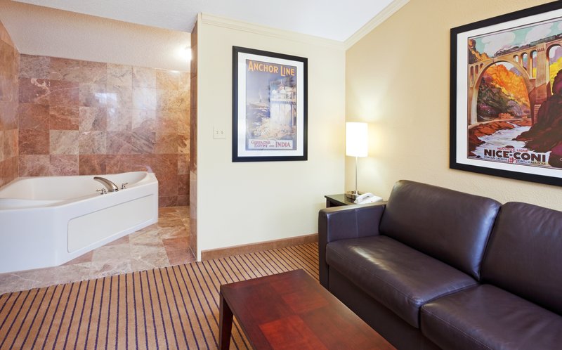 Holiday Inn CAPE COD - HYANNIS - Silver Beach, MA