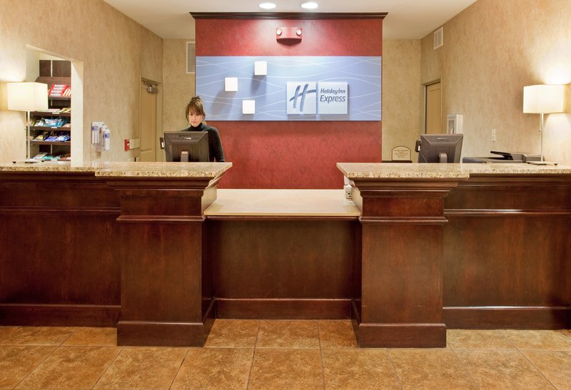 Holiday Inn Express & Suites EAST WICHITA I-35 ANDOVER - Andover, KS