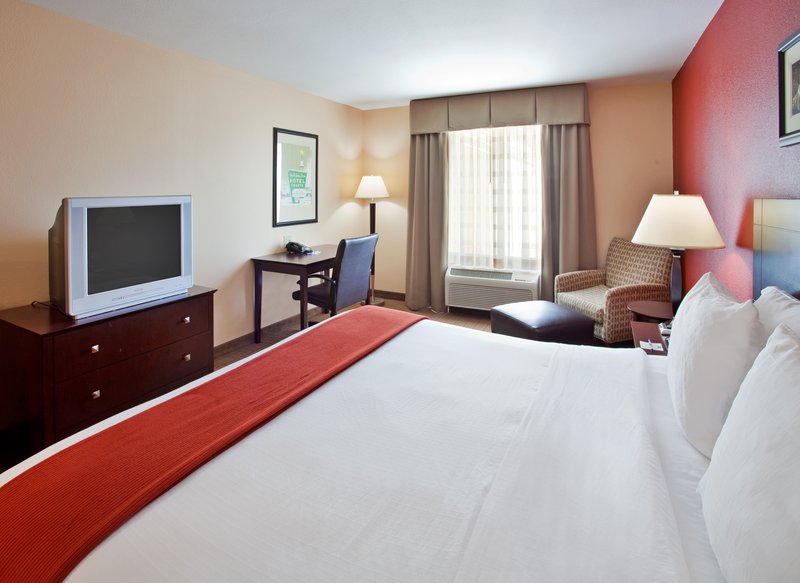 Holiday Inn Express & Suites EAST WICHITA I-35 ANDOVER - Andover, KS