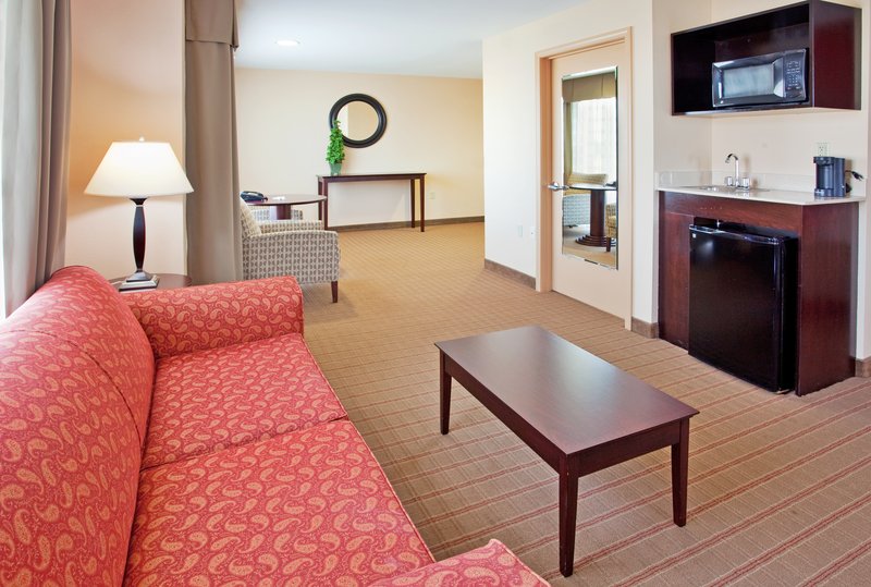 Holiday Inn Express & Suites EAST WICHITA I-35 ANDOVER - Andover, KS