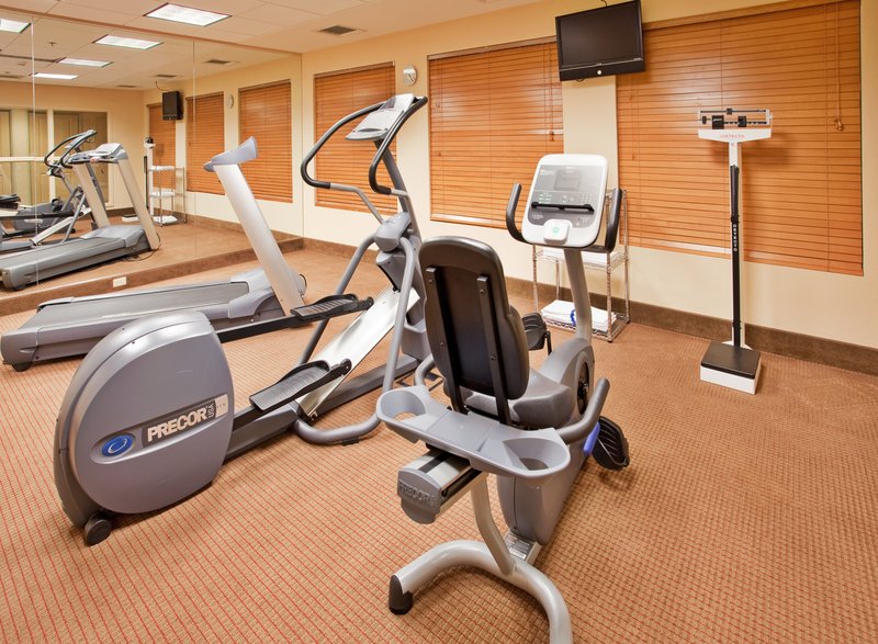 Holiday Inn Express & Suites EAST WICHITA I-35 ANDOVER - Andover, KS