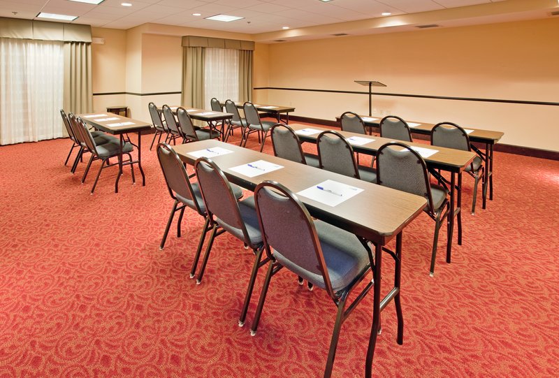 Holiday Inn Express & Suites EAST WICHITA I-35 ANDOVER - Andover, KS