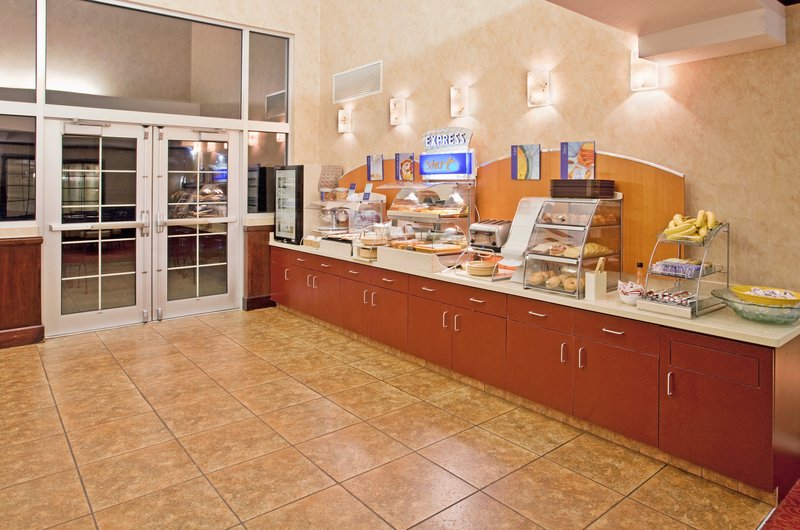 Holiday Inn Express & Suites EAST WICHITA I-35 ANDOVER - Andover, KS