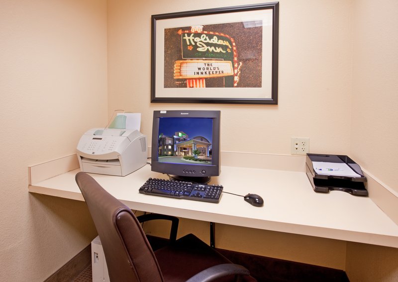 Holiday Inn Express & Suites EAST WICHITA I-35 ANDOVER - Andover, KS