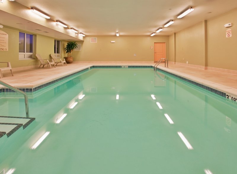 Holiday Inn Express & Suites EAST WICHITA I-35 ANDOVER - Andover, KS