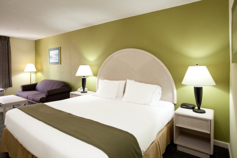 Holiday Inn Express Pearl-Jackson Intl Airport - Pearl, MS
