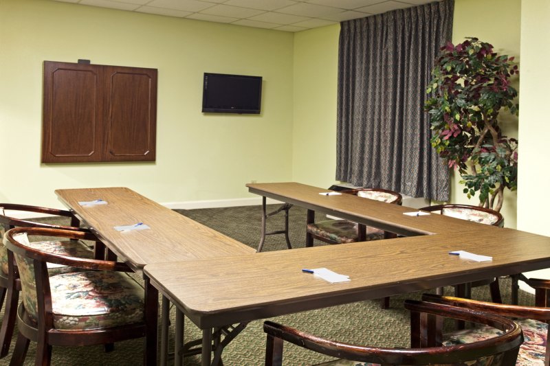 Holiday Inn Express Pearl-Jackson Intl Airport - Pearl, MS