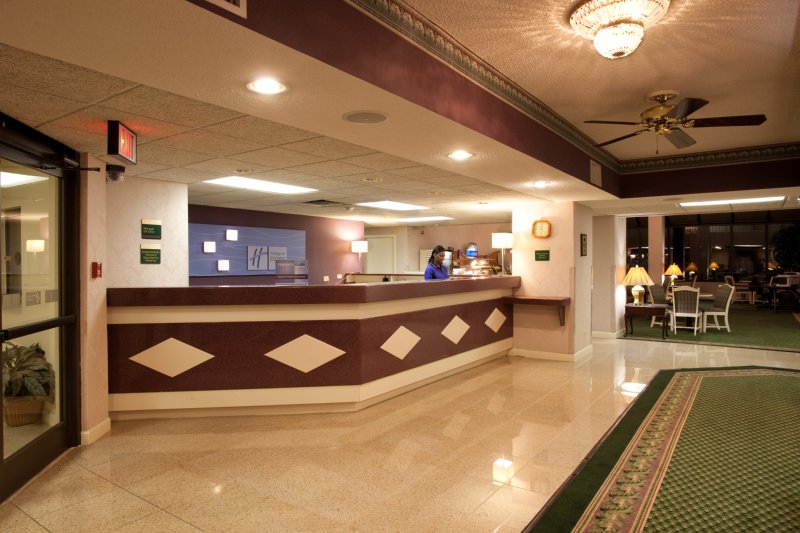 Holiday Inn Express Pearl-Jackson Intl Airport - Pearl, MS