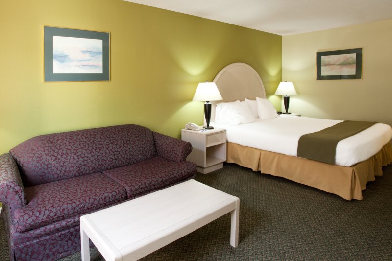 Holiday Inn Express Pearl-Jackson Intl Airport - Pearl, MS