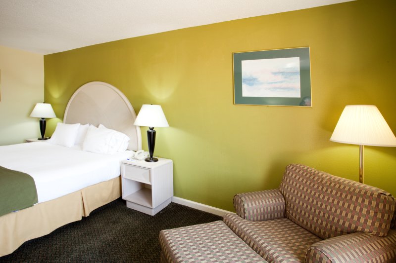 Holiday Inn Express Pearl-Jackson Intl Airport - Pearl, MS
