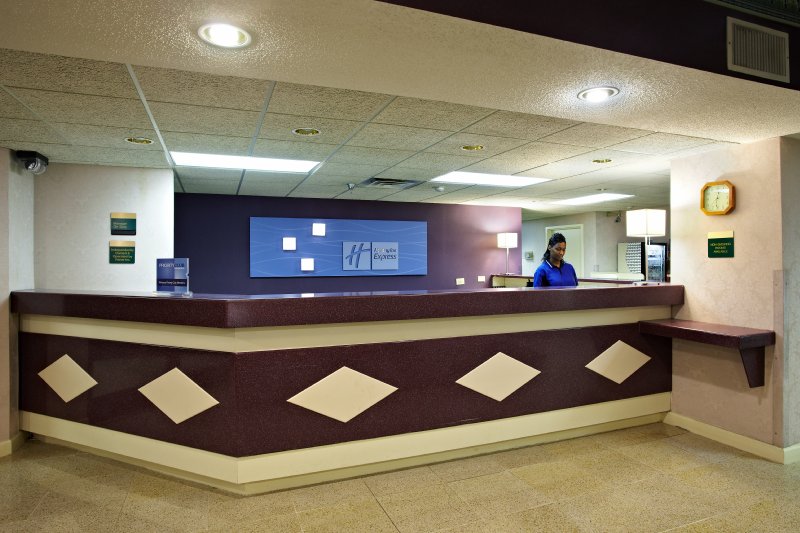 Holiday Inn Express Pearl-Jackson Intl Airport - Pearl, MS