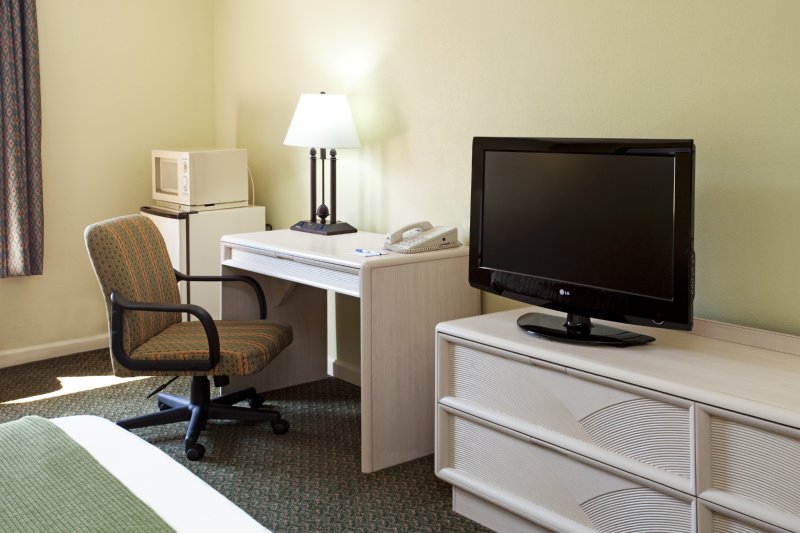 Holiday Inn Express Pearl-Jackson Intl Airport - Pearl, MS