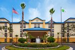 Holiday Inn Express Hotel & Suites