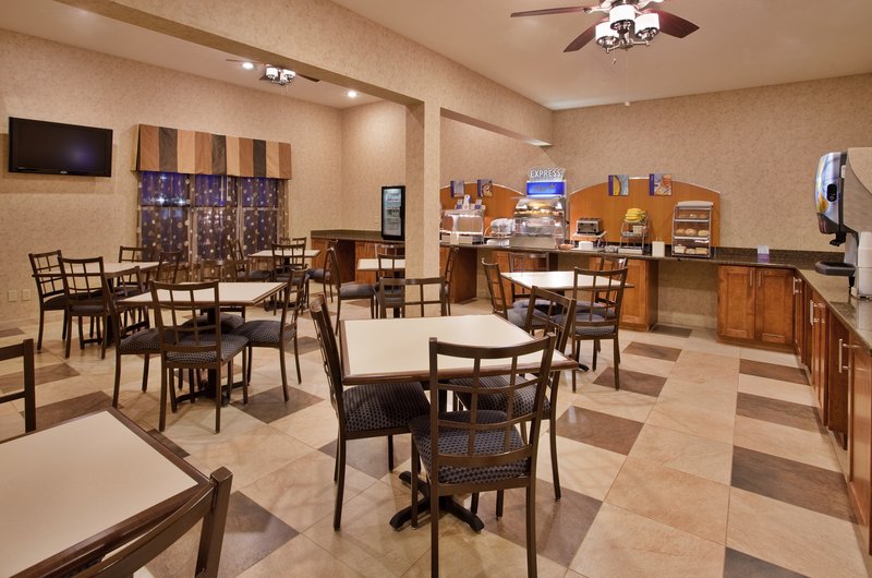 Holiday Inn Express JUNCTION CITY - Dighton, KS
