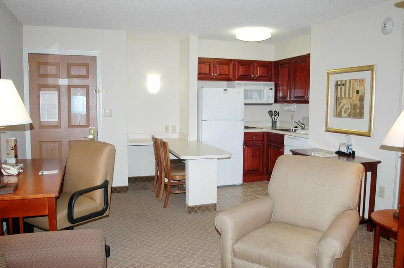STAYBRIDGE SUITES - Cranbury, NJ