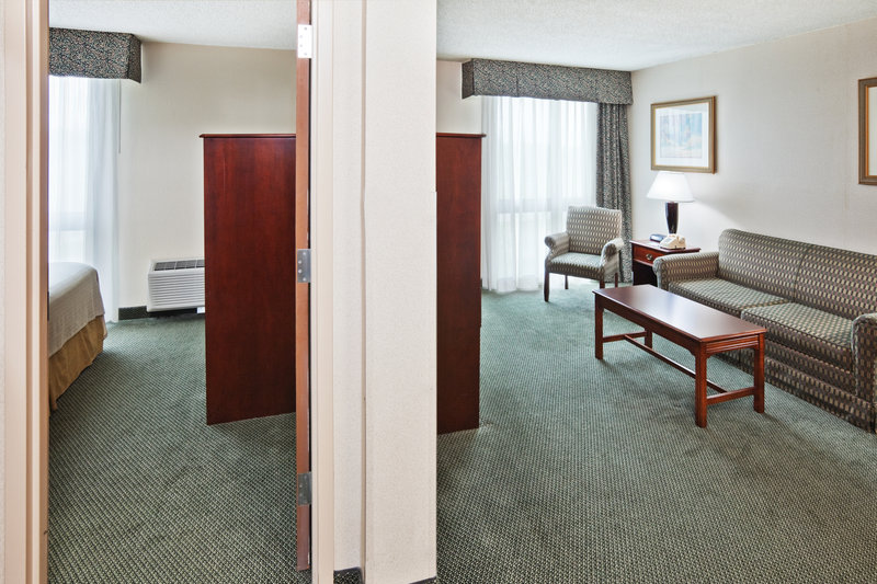Holiday Inn JOPLIN-I-44 & US 71 - Joplin, MO