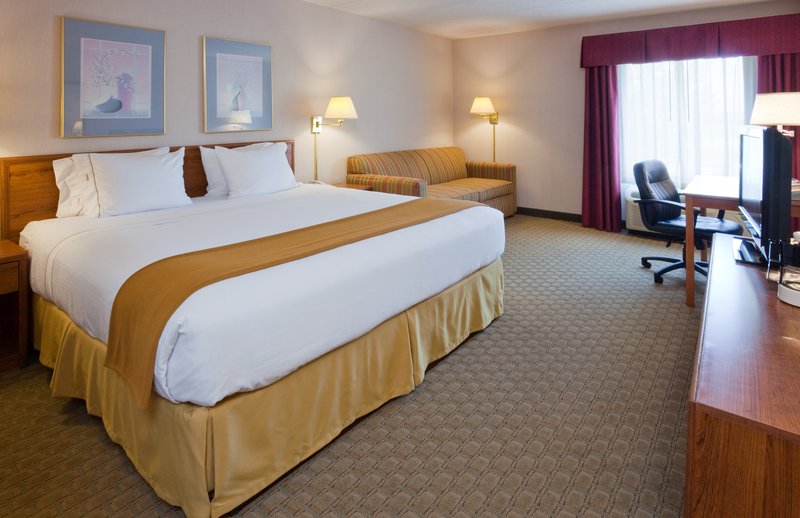 Holiday Inn Express Janesville-I-90 & US Hwy 14 - Janesville, WI